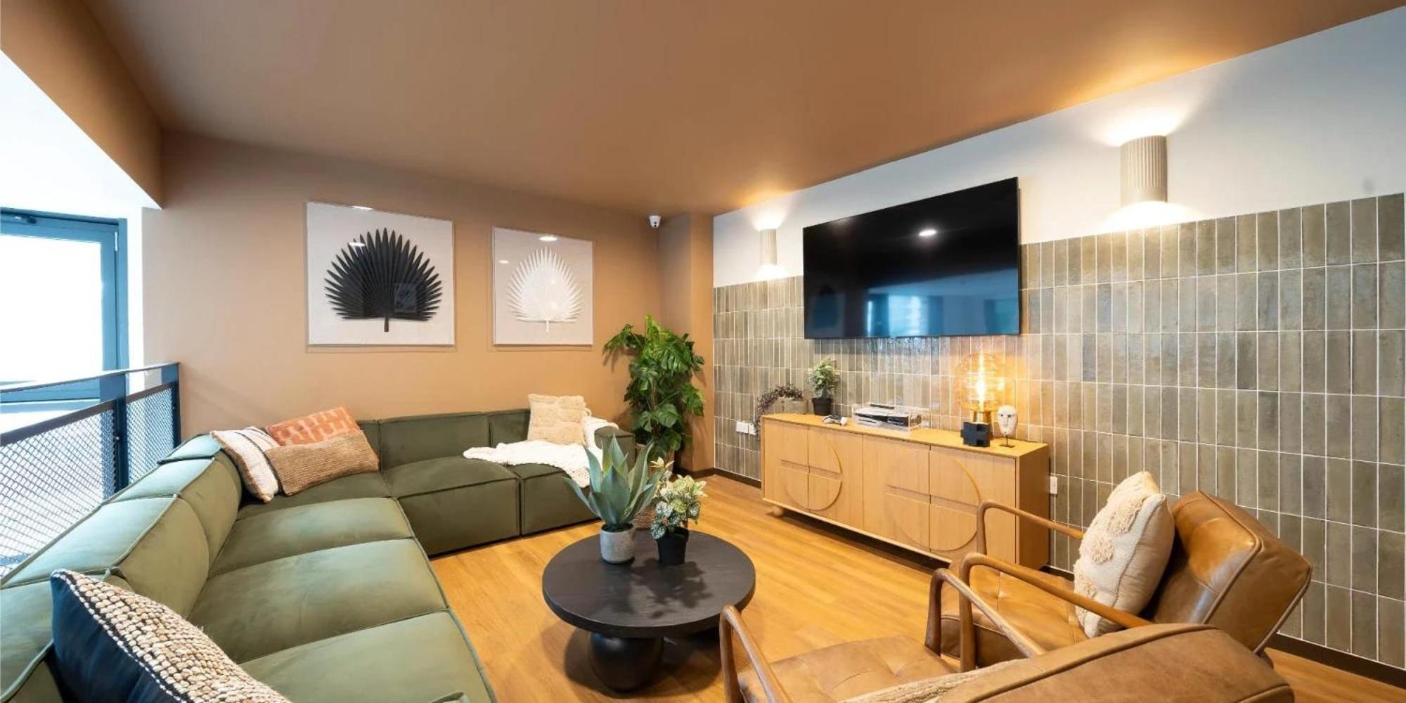 Apartment Canvas Glasgow: Private And With Shared Kitchen Near Centre Glasgow